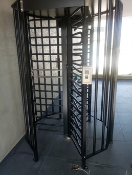 01 - Controle de acesso com torniquete.jpg